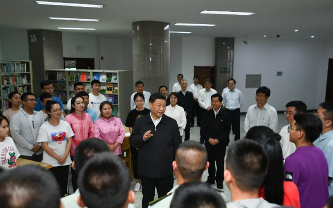 習(xí)近平：主題教育要實實在在，不能上下忽悠