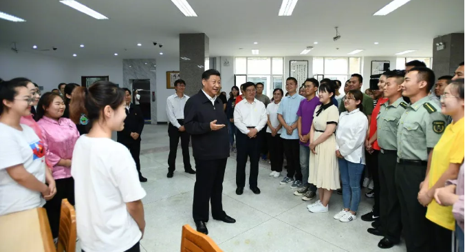 習(xí)近平：主題教育要實實在在，不能上下忽悠